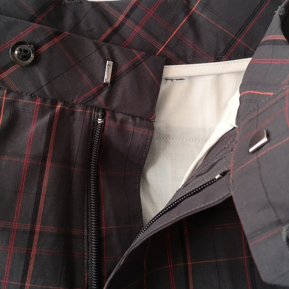 Men's NWOT Pilatti Uomo Golf Shorts Size 32 Gray & Red Plaid 100% Cotton - Picture 3 of 7